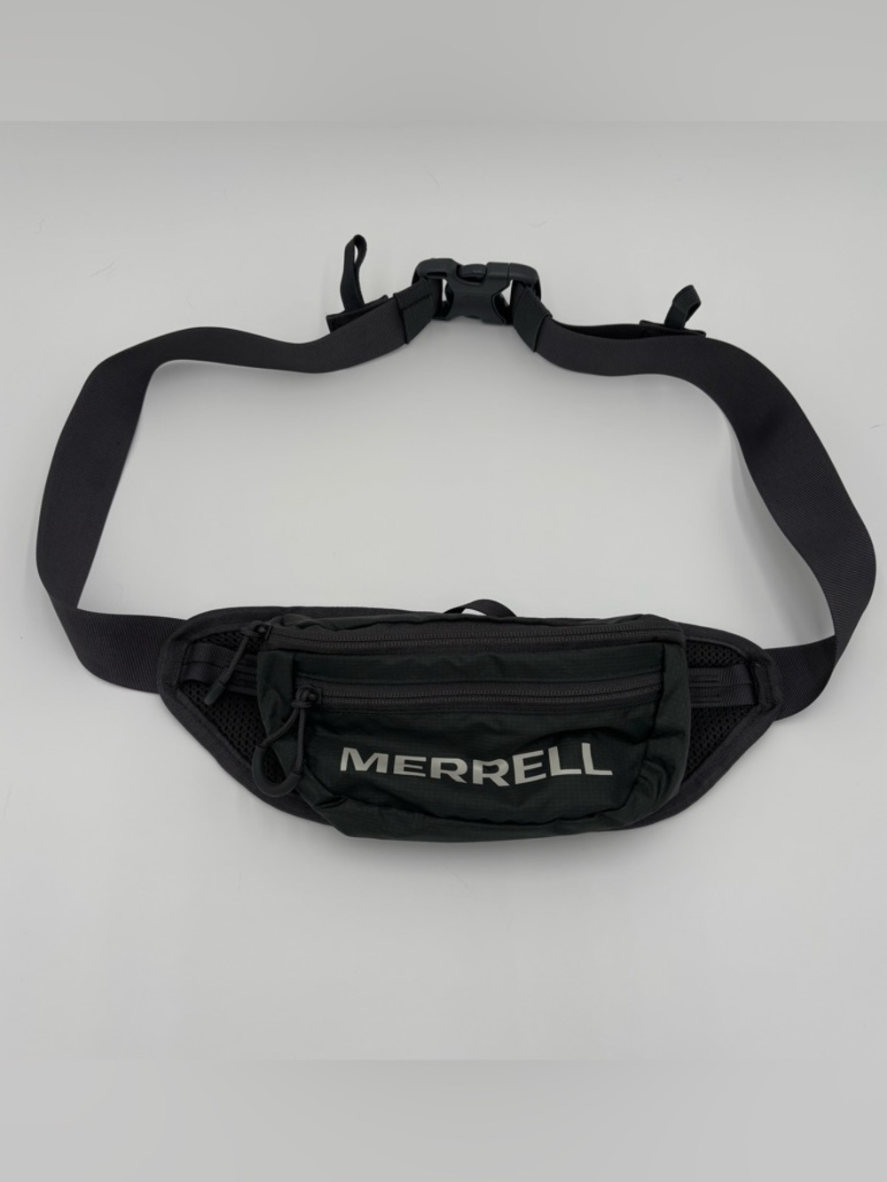 *NWOT* Merrell Black Belt Pack with Logo Front Pocket